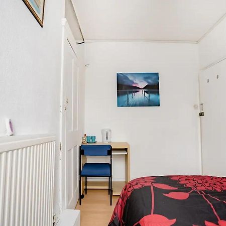 Homestay Near Tottenham Hotspur Stadium Лондон Екстер'єр фото
