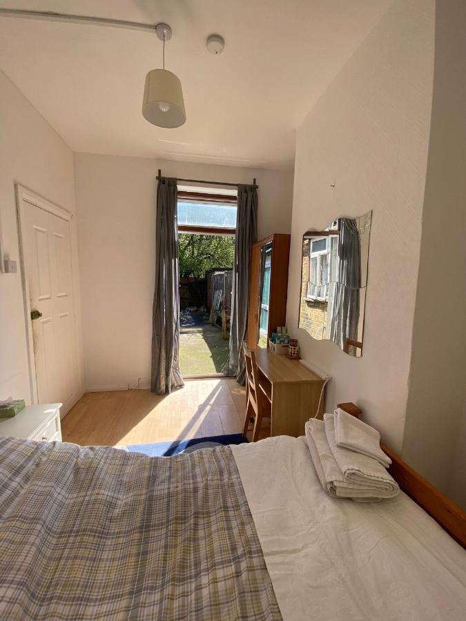 Homestay Near Tottenham Hotspur Stadium Лондон Екстер'єр фото
