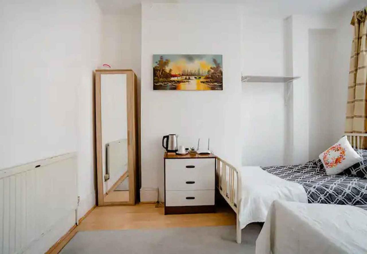 Homestay Near Tottenham Hotspur Stadium Лондон Екстер'єр фото